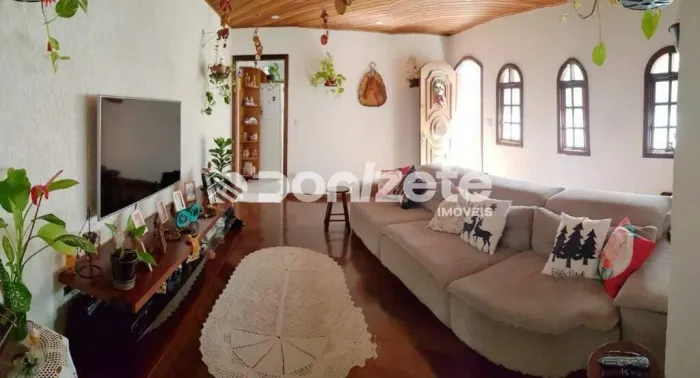 Sobrado à venda em Santa Maria, Santo André 2 Dormitórios, 1 Suíte e 424m² de Área Intern