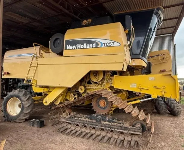 Colheitadeira New Holland TC57 