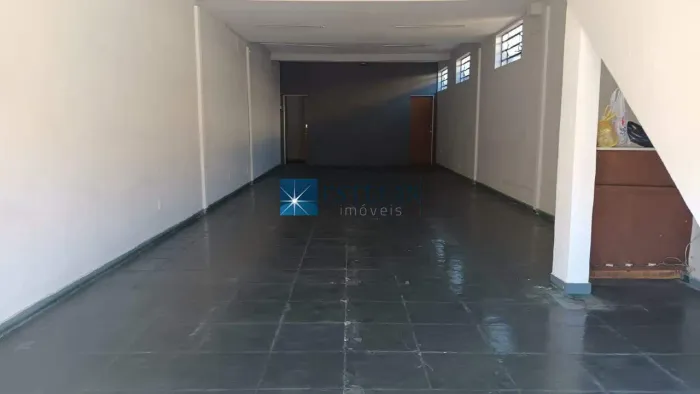 ÓTIMO SALÃO LOCALIZADO NA VILA INDUSTRIAL PARA LOCAÇÃO