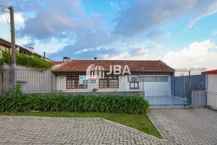 CASA TÉRREA REFORMADA E AVERBADA JD. DAS AMÉRICAS