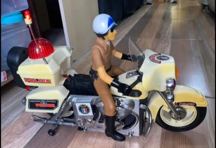 Brinquedo Super police motorcycle, anos 80. Raro