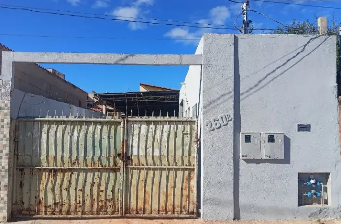 Aluga-se Galpão no Bairro Planalto