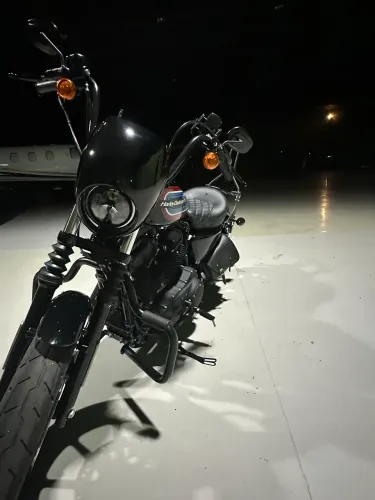 HARLEY DAVIDSON SPORTSTER IRON 1200