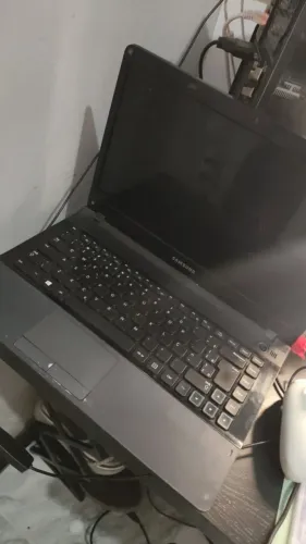 vendo notebook pra tirar peças n está dando video processador Intel core 3110m 12gb ram