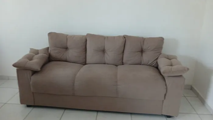 Sofá sem marcas de uso