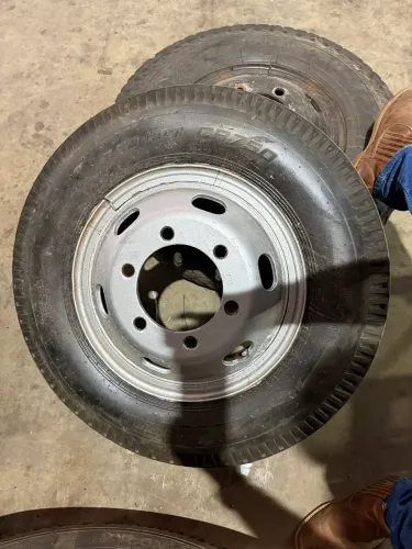 Rodas com pneu caminhão 3x4