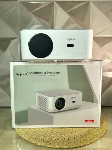 Projetor ThundeaL TD92 Pro Full HD - Cinema em casa