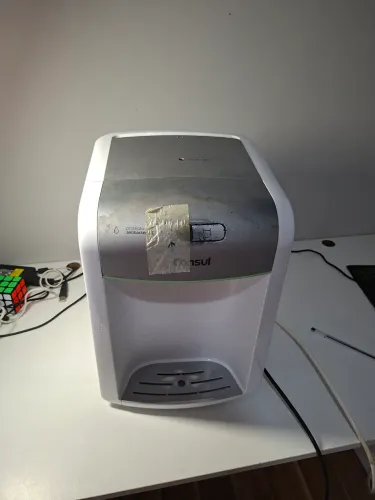 Filtro de agua filtro Consul branco com defeito nos botões e na hora de gelar