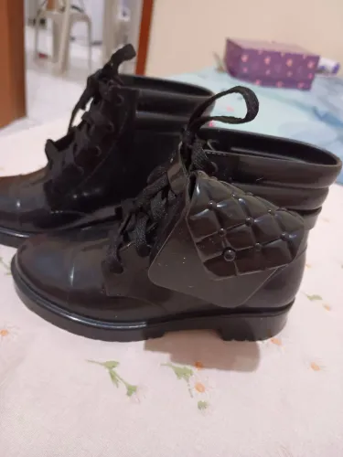 Bota infantil tamanho 25/26