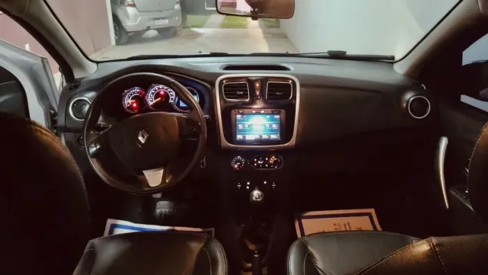 Renault Logan Dynamique Hi-flex 1.6 8V 4P 2015