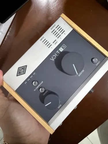 UAD - Volt 176 - Excelente Estado.