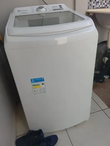 Vendo uma máquina de lavar roupa por800 com nota fiscal