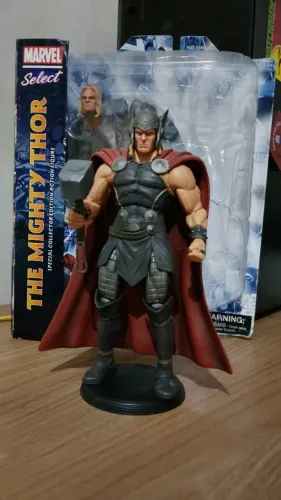 DIAMOND SELECT TOYS Marvel Select: Mighty Thor