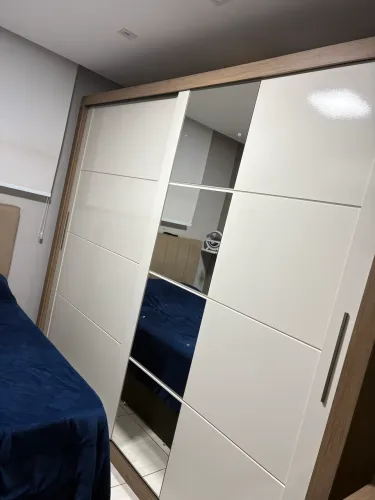 Guarda roupa 2,70 de largura 2,27 de altura 52 de profundidade