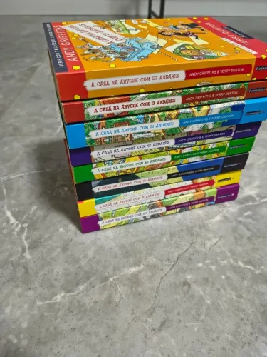 Coleção completa do livro "A casa na árvore com andares"