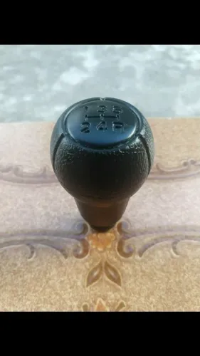 Manopla De Câmbio Preto 5 Marchas Ré Trazeira Direita Universal.