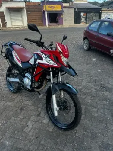 XRE 300 2020