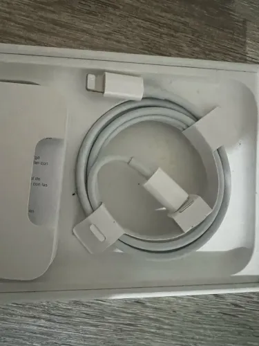 Cabo Iphone ORIGINAL NOVO, Nunca usado!