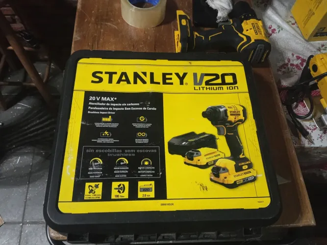 Parafusadeira de impacto Brushless Stanley SBI810D2K