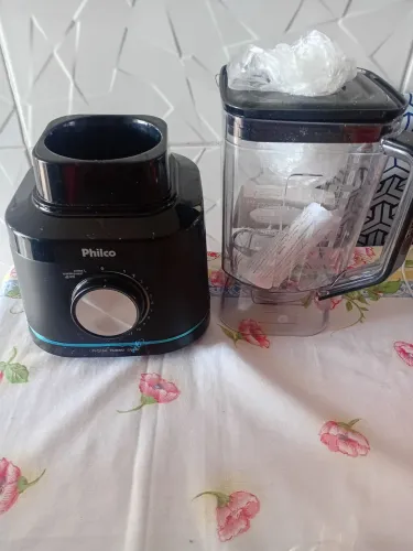 VENDO  UM PÉ DE LIQUIDIFICADOR PHILCO 220 VL  1500V