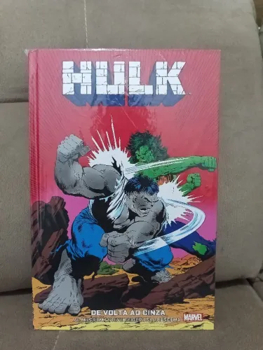 HULK DE VOLTA AO CINZA
