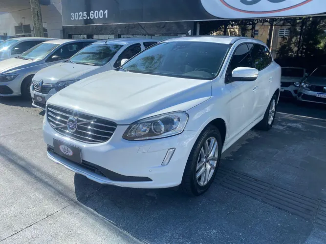 Volvo XC-60 XC 60 D-5 Momentum 2.0 AWD Diesel 5P 2017