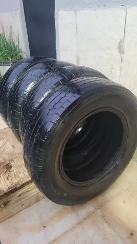 Vendo 4 Pneus USADOS XBRI 205/70/15