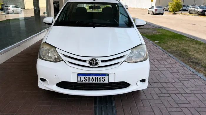 Toyota Etios XS Sedan 1.5 Flex 16V 4P Mec. 2015