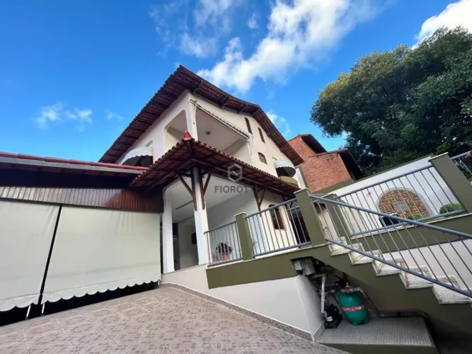 Casa à venda em Vitória, Fradinhos, com 4 quartos, com 360 m²