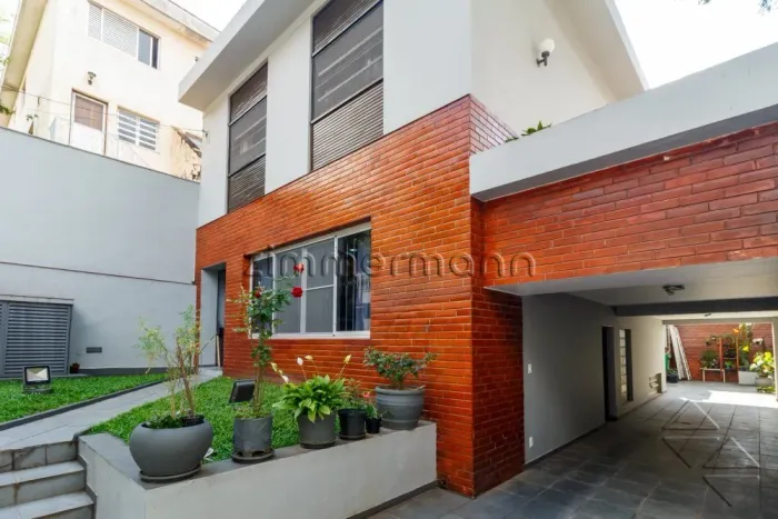 CASA SUMARÉ 3 DORMITÓRIOS 4 VAGAS