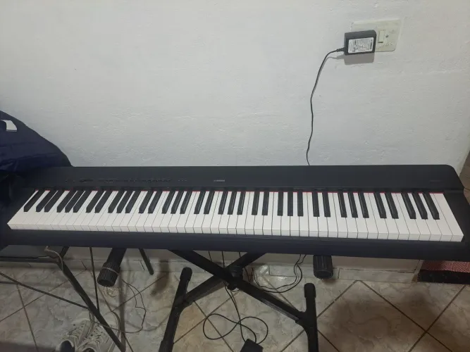 Vendo Yamaha P225 Seminovo (7 meses)