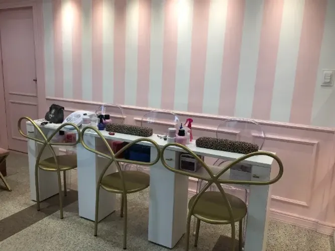 Cadeira de Metal, designer artesanal, material duradouro, pode sr pintado qts vezes precis