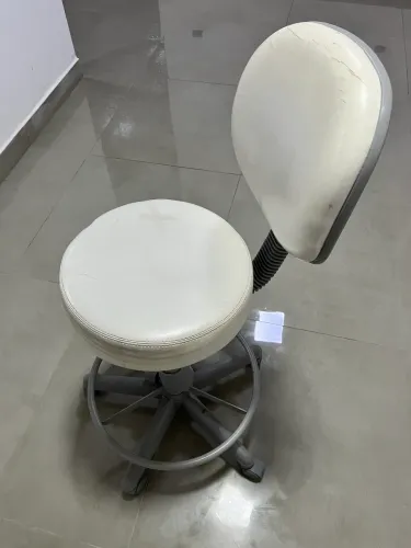 Cadeira mocho para esteticista ou dentista