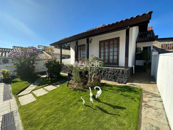 Casa à venda em Capoeiras - Florianópolis