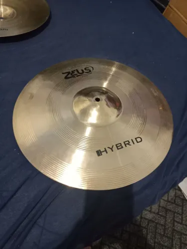 Crash Zeus Hybrid 17 prato bateria
