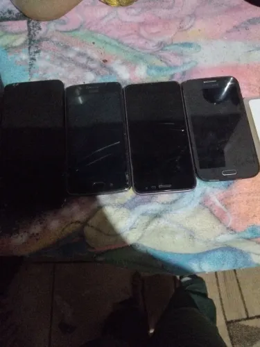 Vendo celular pra retirada de pecas ou concerto