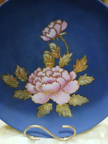 Prato Decorativo Azul Cobalto Fosco Peônia Rosa Ouro 24,5cm Vintage Parede / sem suporte