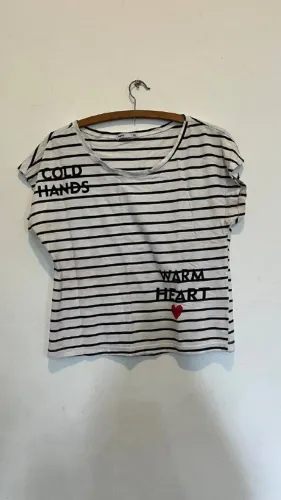 BRECHÓ - Camisa estampada listras preta e branco manga curta