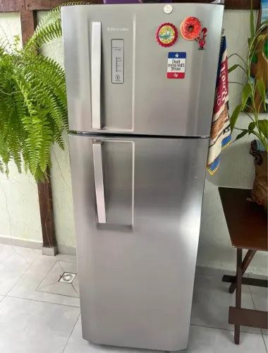 Geladeira Electrolux frost free inox funcionando perfeitamente entrego
