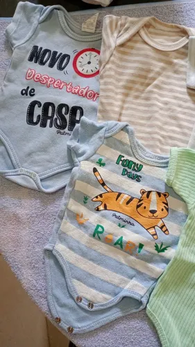 Lote roupa de bebê