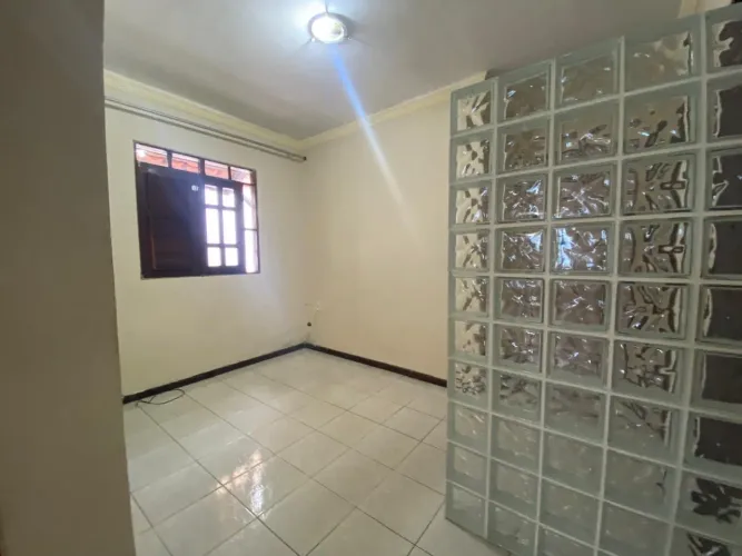 Casa top no bairro Itapuã com 4/4 e piscina