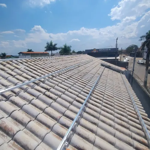INSTALAÇÃO E MANUTENÇÃO EM ENERGIA SOLAR E ELÉTRICA EM GERAL