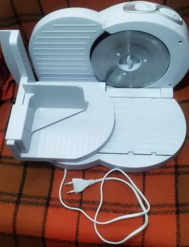 Fatiador de frios Fun Kitchen 220v funcionando