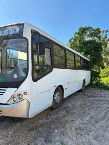Ônibus Comil 2009 46 lugares