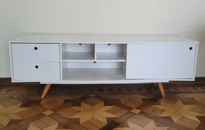 Vende-se Rack Retrô Weimar Branco, em ótimo estado!