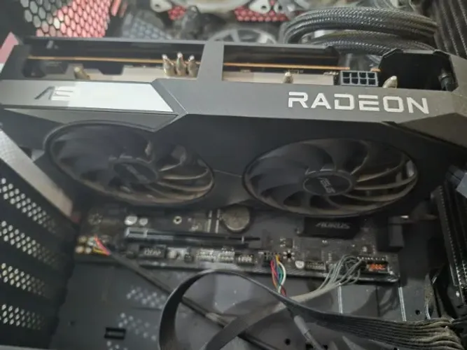 ASUS RX6600 8gb