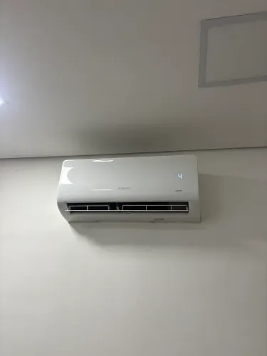 Ar-condicionado Inverter Spring Midea, 9000btus, usado, em excelente estado.