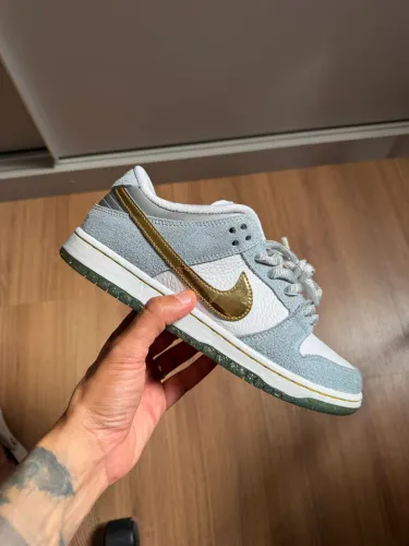 NIKE SB DUNK LOW x SEAN CLIVER - HOLIDAY SPECIAL