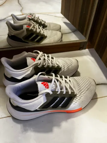Tênis Adidas EQ21 Run