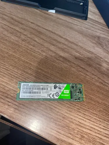 Sdd 240gb wd green sata m.2
